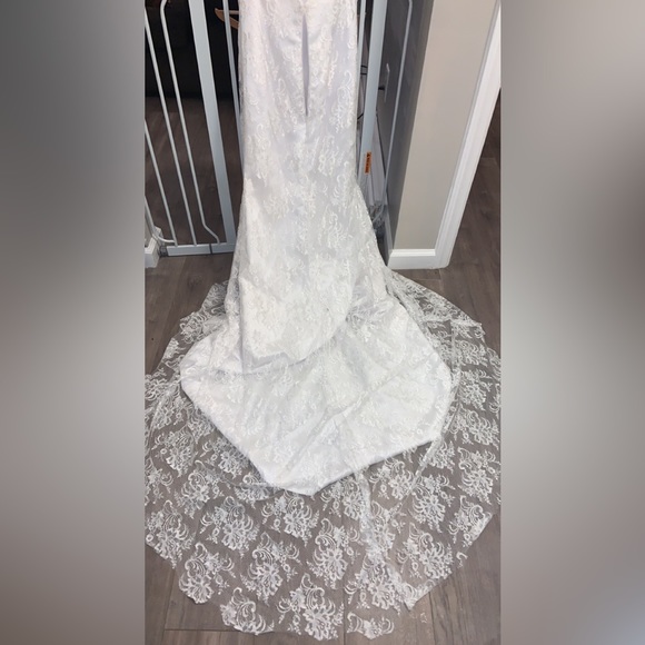 White Wedding Dress Size 6 - Picture 4 of 16